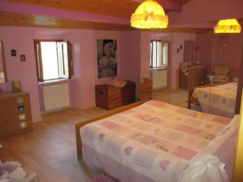 Belvilla By Oyo Graceful Apartment With Garden Petrella Guidi Eksteriør bilde
